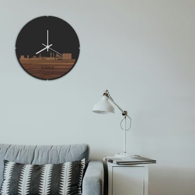 skyline rijswijk klok met achterwand noten hout